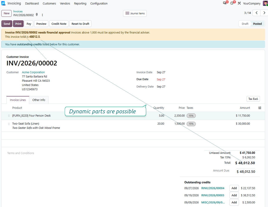 Formulário de fatura de cliente Odoo com um banner Smart Alert colorido acima do documento